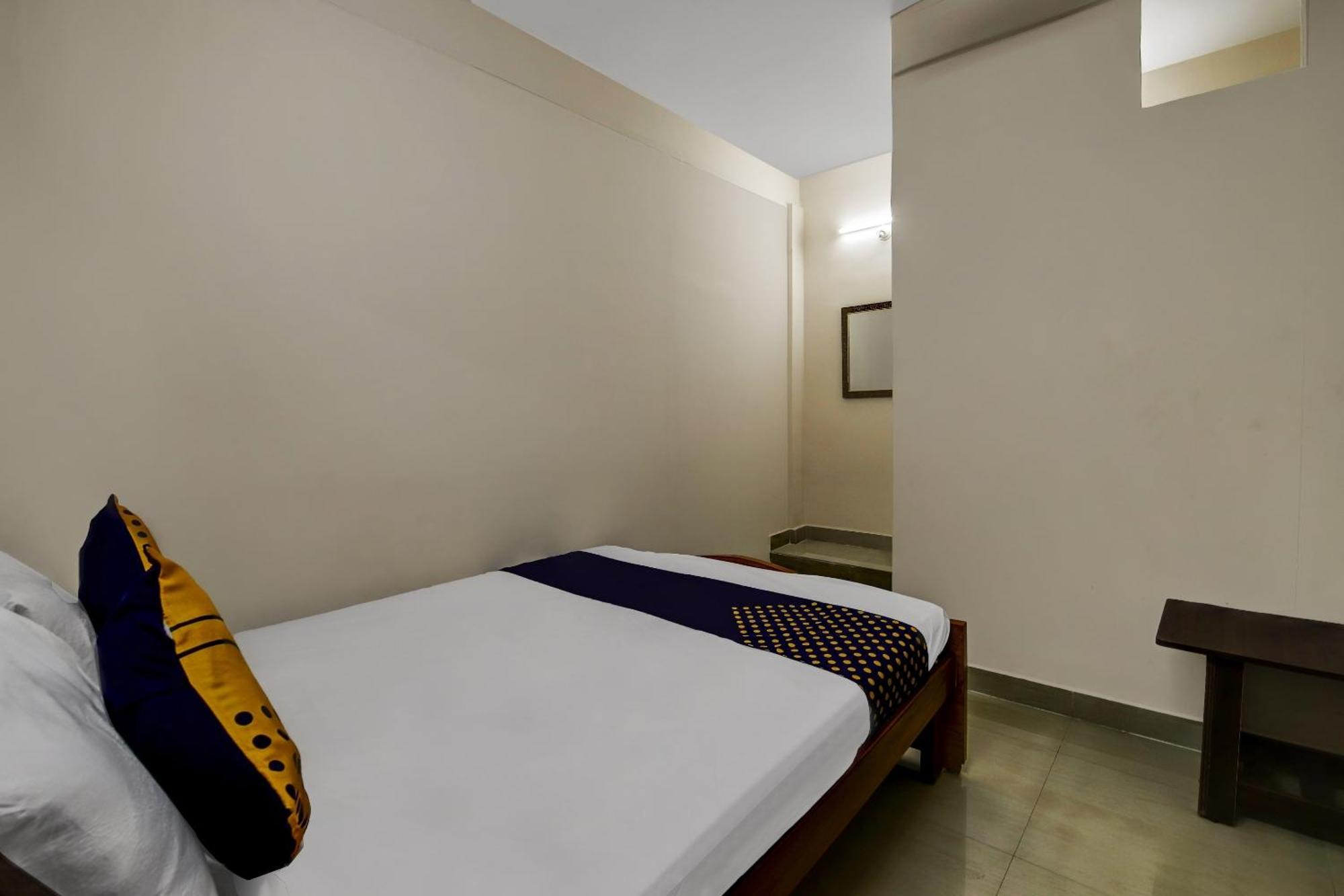 Spot On 73621 Srinivasa Boarding And Lodging Jalahalli Экстерьер фото